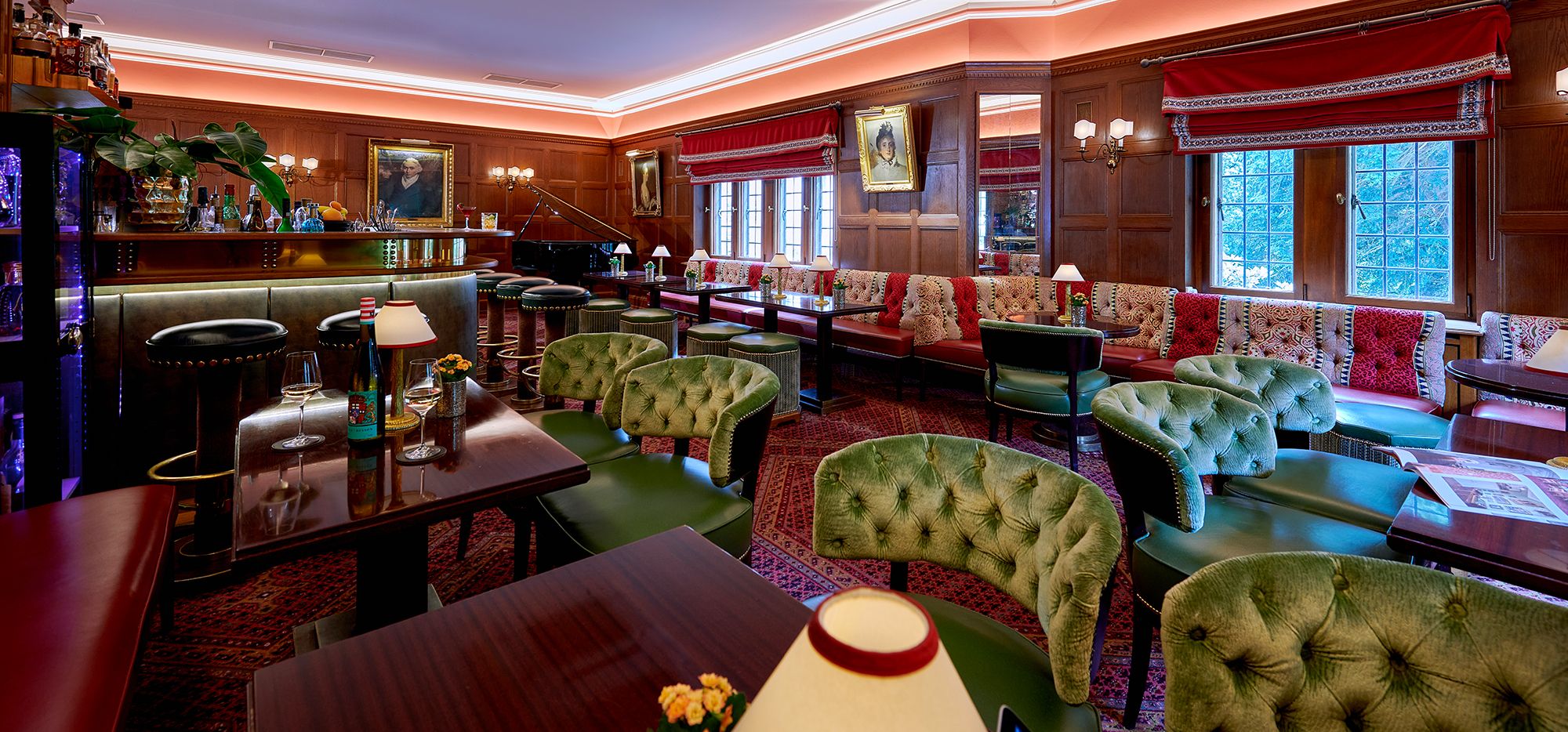 SHK_Bar_04.jpg