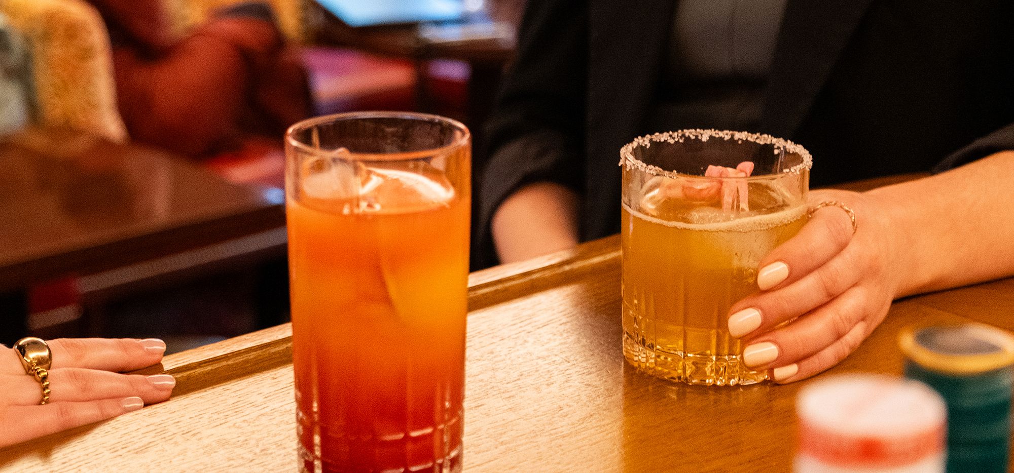SHK_bar_02.jpg
