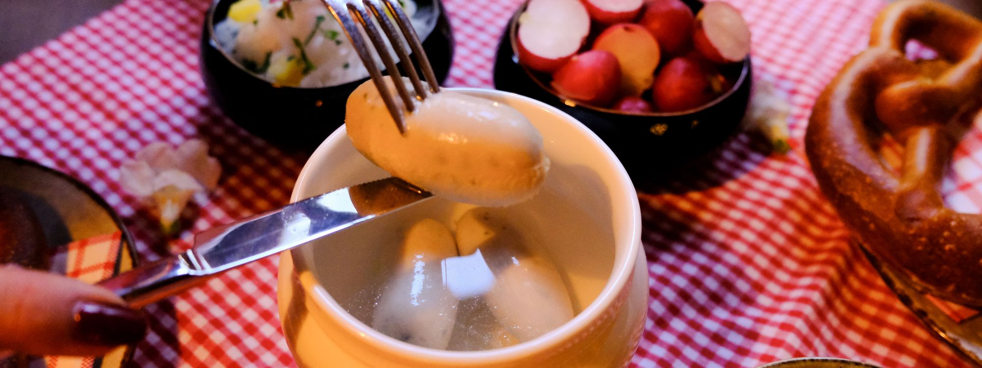 weisswurst_wintercottage_1 (1).jpg