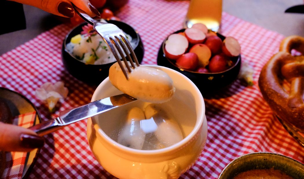 weisswurst_wintercottage_1 (2).jpg